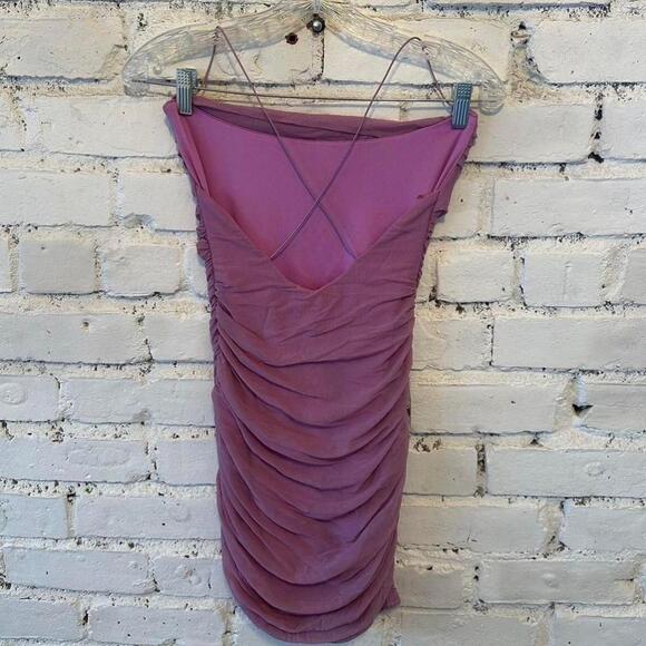 dresses - Picture 2 of 3